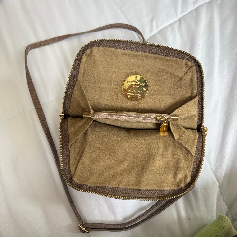 Pratesi Firenze Italian Leather Crossbody - Picture 6 of 13